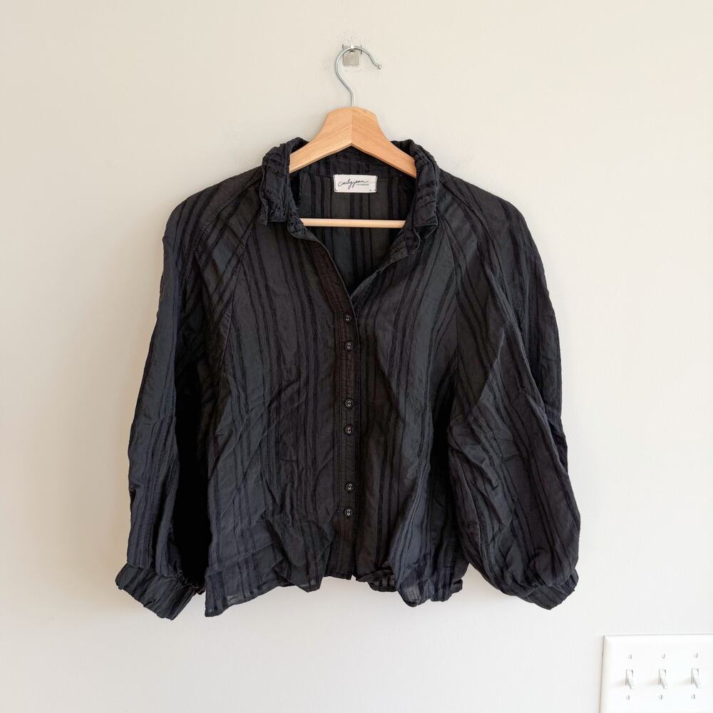 Carly Jean Los Angeles Button Up Ruffled Collared Blouse Black M